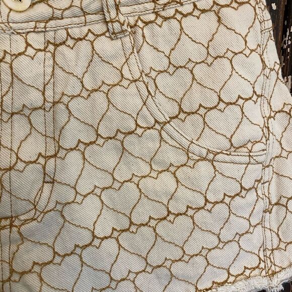 EUC Dzarm Brazil heart shorts. - Picture 3 of 10